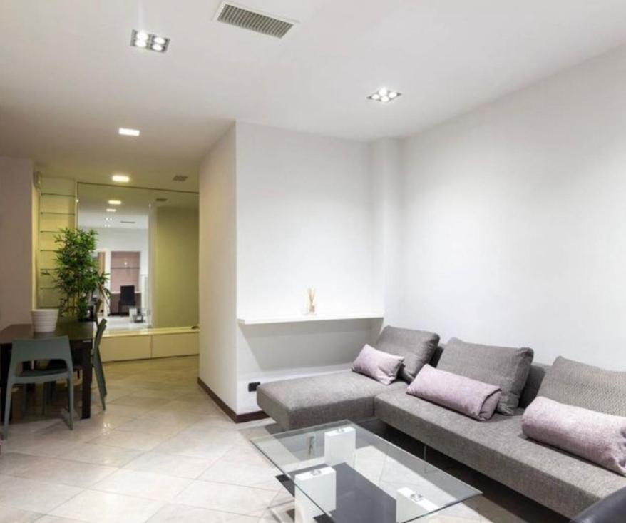 Luxury 100 Mq A Stone's Throw From The Duomo Apartment *